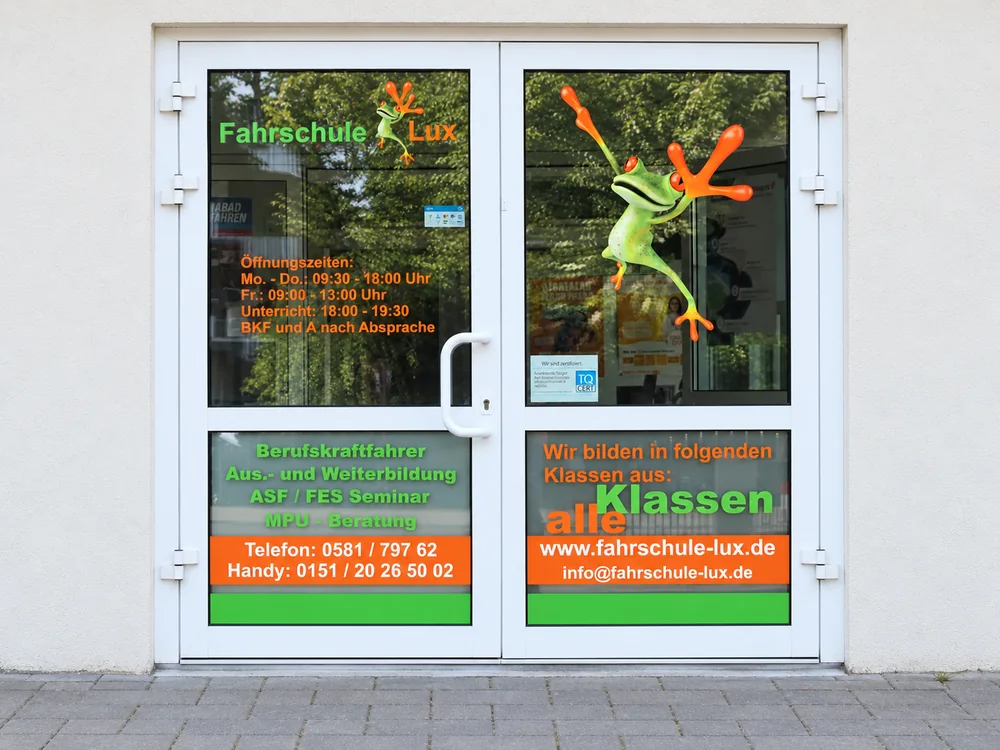 Eingangstür der Fahrschule Lux in Uelzen